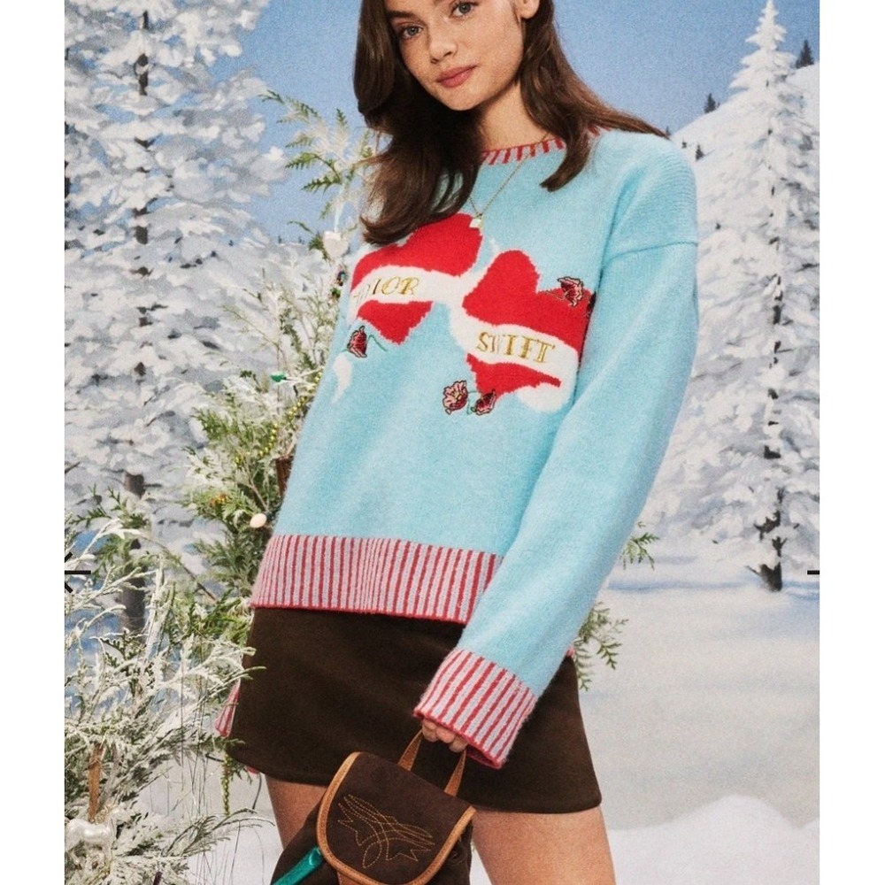 Taylor Swift Album Heart Sweater XL 2025 Holiday Drop Perfect for Valentines Day